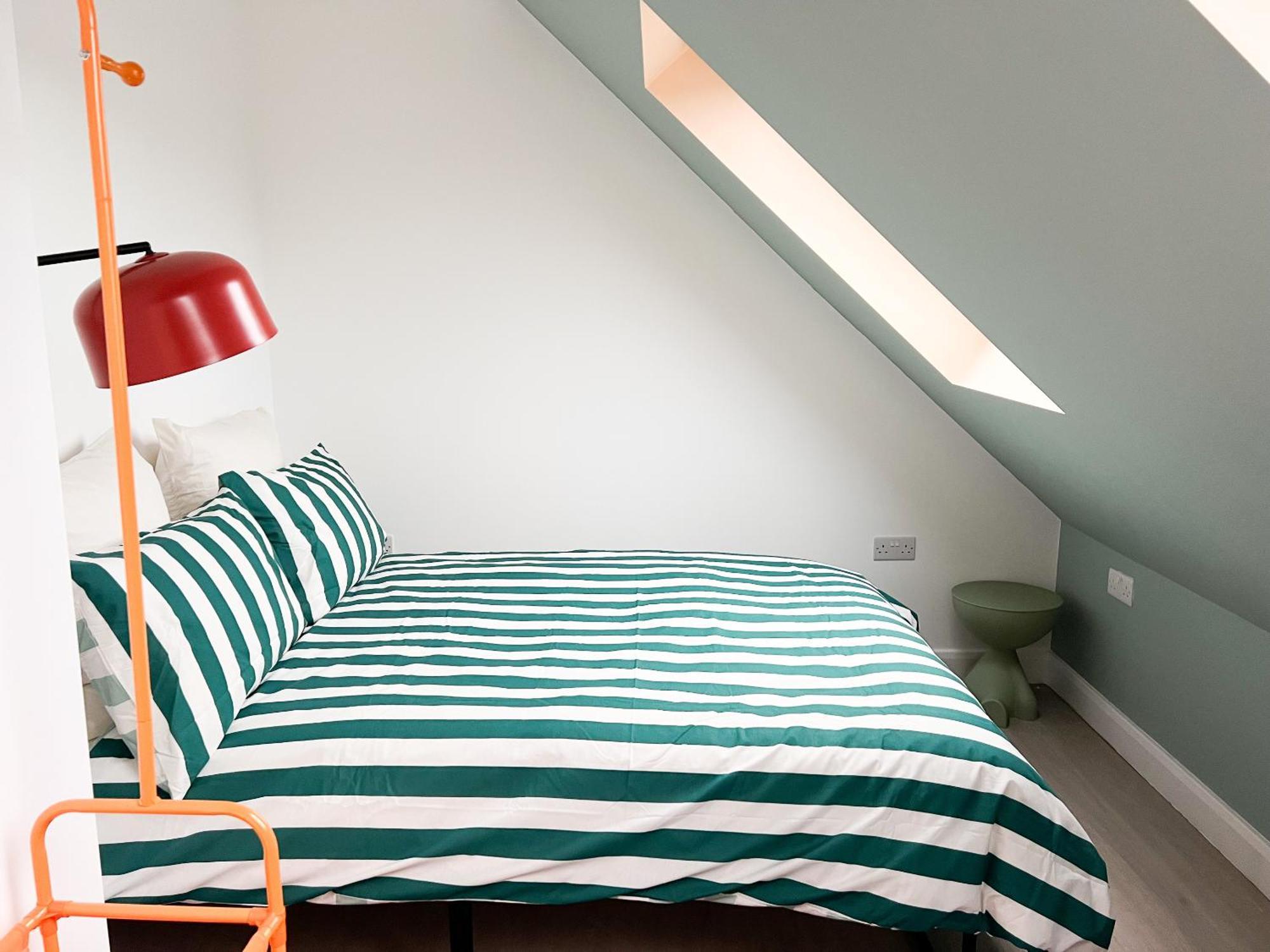 Zozy Clitterhouse Hotel Londen Buitenkant foto